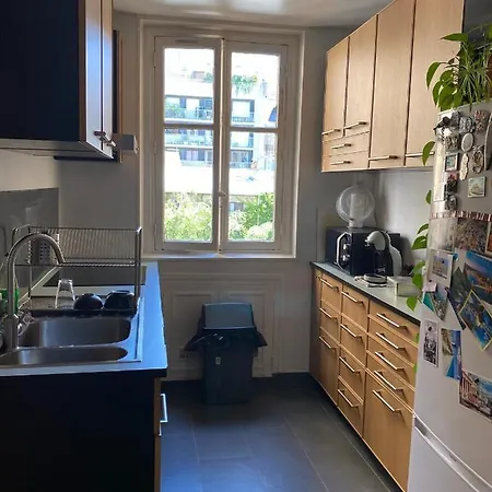 Grand F2 Avec Vue Sur La Maison De Georges Brassens Apartment Paris