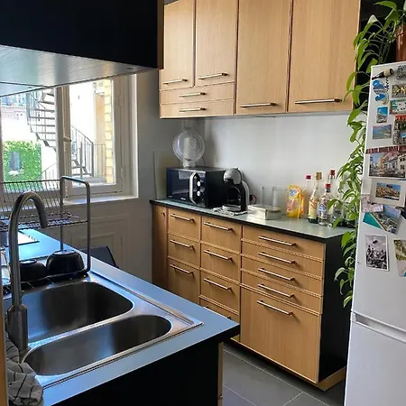 Grand F2 Avec Vue Sur La Maison De Georges Brassens Apartment