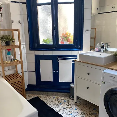 Grand F2 Avec Vue Sur La Maison De Georges Brassens *