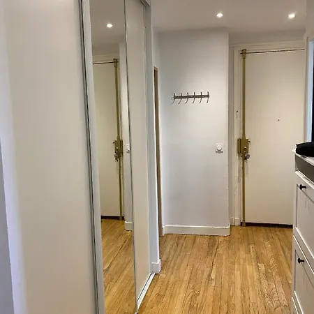 Apartment Grand F2 Avec Vue Sur La Maison De Georges Brassens